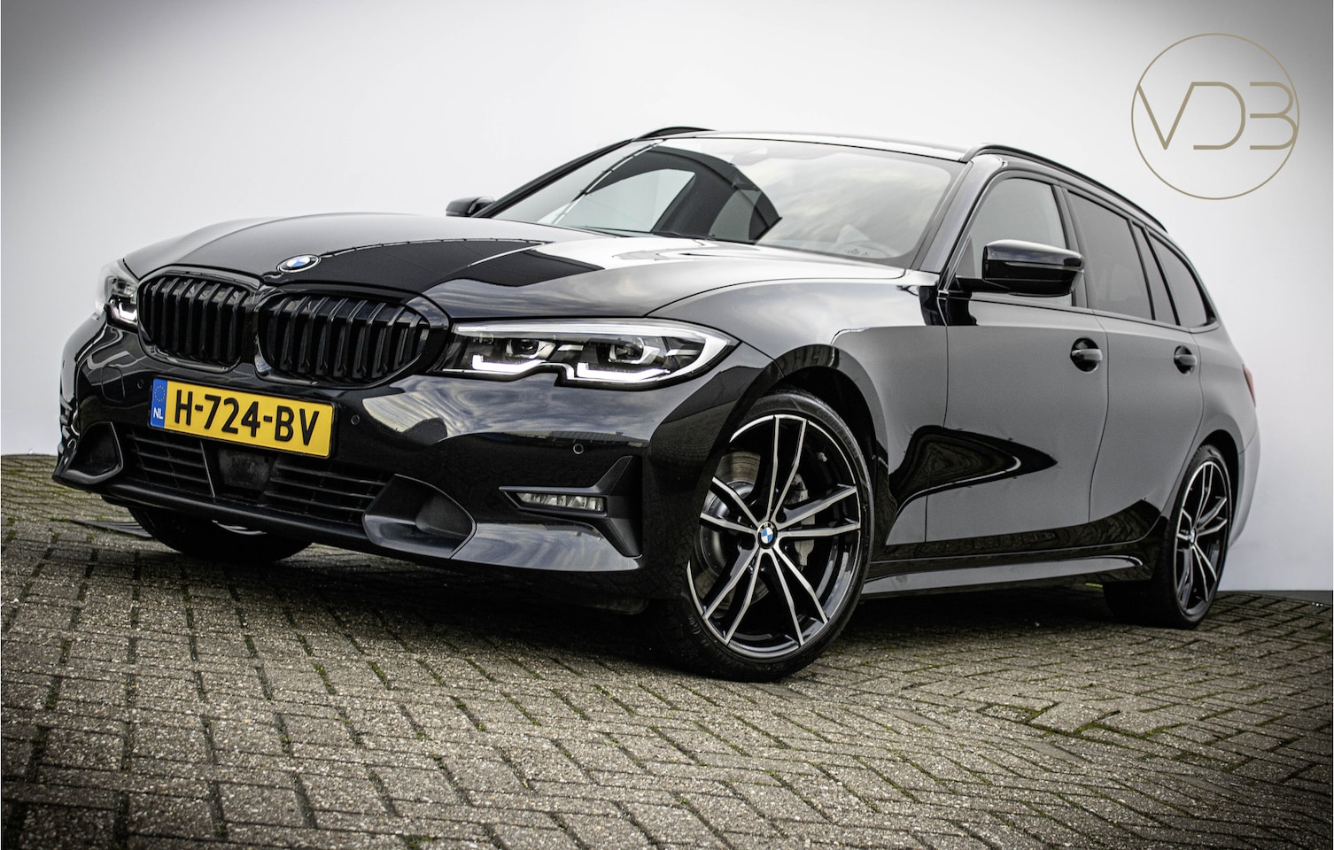 BMW 3-serie Touring - 330i 258pk High Executive Leer 19inch Origineel NL - AutoWereld.nl
