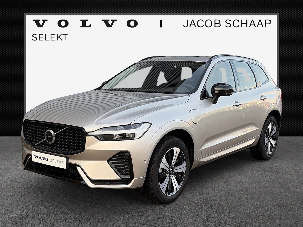 Volvo XC60 - 2.0 T6 Plug-in hybrid AWD Plus Dark / Panoramadak / elektr. stoelen met geheugen / trekhaa - AutoWereld.nl
