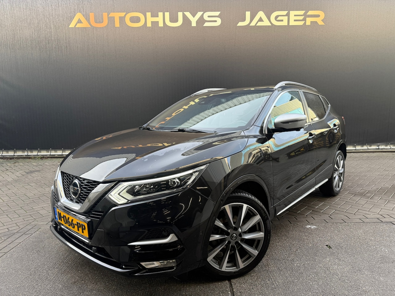 Nissan Qashqai - 1.3 DIG-T Tekna + Pano Leer Memory Bose - AutoWereld.nl