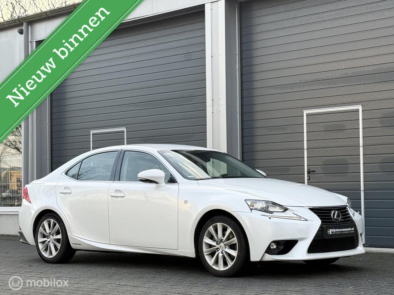 Lexus IS - 300h aut. Camera, Dealer, Stoel vv, Parelmoer, Vol - AutoWereld.nl