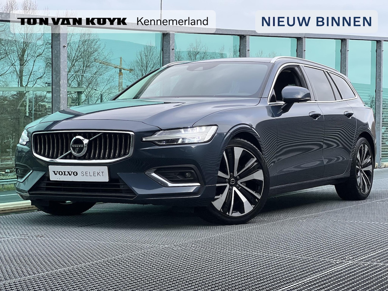 Volvo V60 - 2.0 B4 Inscription / Elek. verstelbare stoelen / Stoelen+stuur verwarmd / 360 camera / Har - AutoWereld.nl