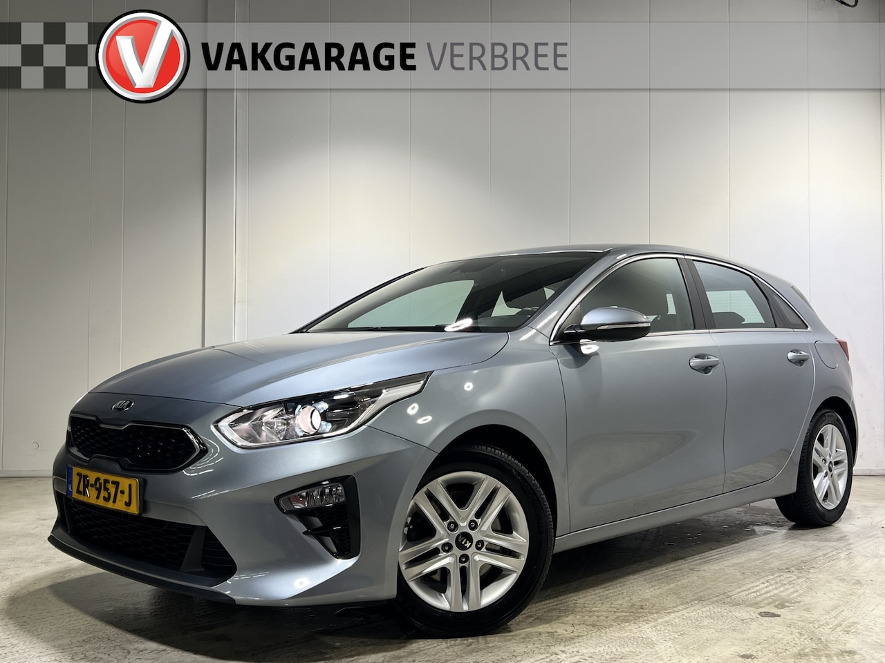 Kia Cee'd - Ceed 1.0 T-GDi DynamicLine | Navigatie/Android/Apple Carplay | LM Velgen | Camera | Cruise - AutoWereld.nl