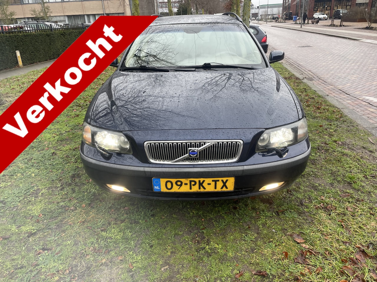 Volvo V70 - 2.4 Edition II Nw apk roest en schade vrij loopt en rijdt 100% - AutoWereld.nl