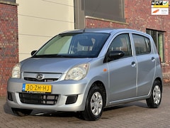 Daihatsu Cuore - 1.0 Trend Nieuwe APK*4 Nieuwe all season banden*NAP*Stuurbekrachtiging*Nette auto