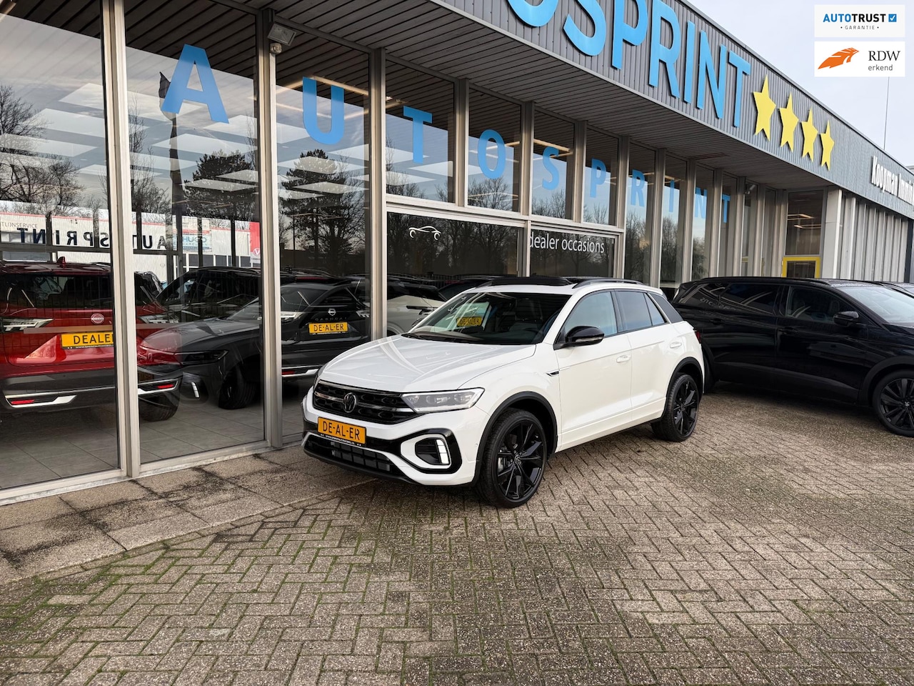 Volkswagen T-Roc - 1.5 TSI R-Line BLACK Edition 150PK / PANORAMADAK / VOL OPTES - AutoWereld.nl