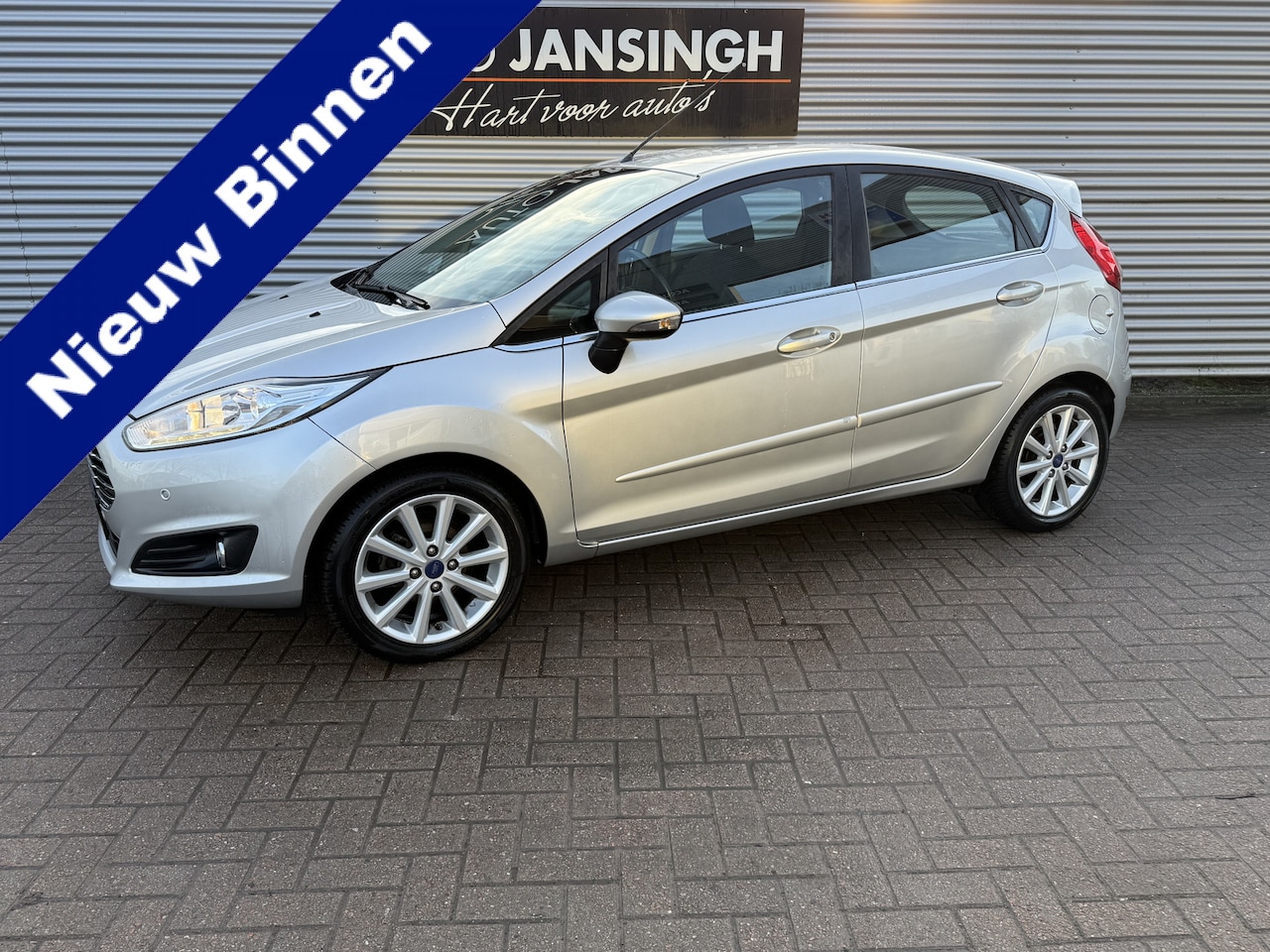 Ford Fiesta - 1.0 EcoBoost Titanium met 94.225km!! | Clima | Trekhaak | PDC V+A | Dealer onderhouden | C - AutoWereld.nl