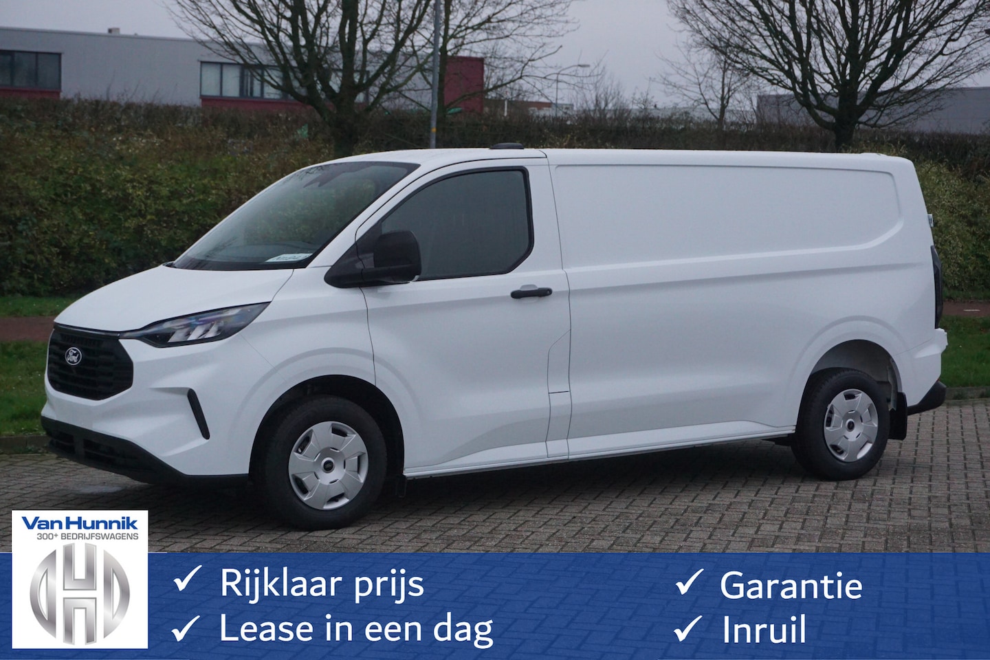 Ford Transit Custom - 320L 2.5 PHEV Hybride 233PK Trend PRIJS INCL. BPM !! 13" Navi, Adap. Cruise, Camera!! NR. - AutoWereld.nl