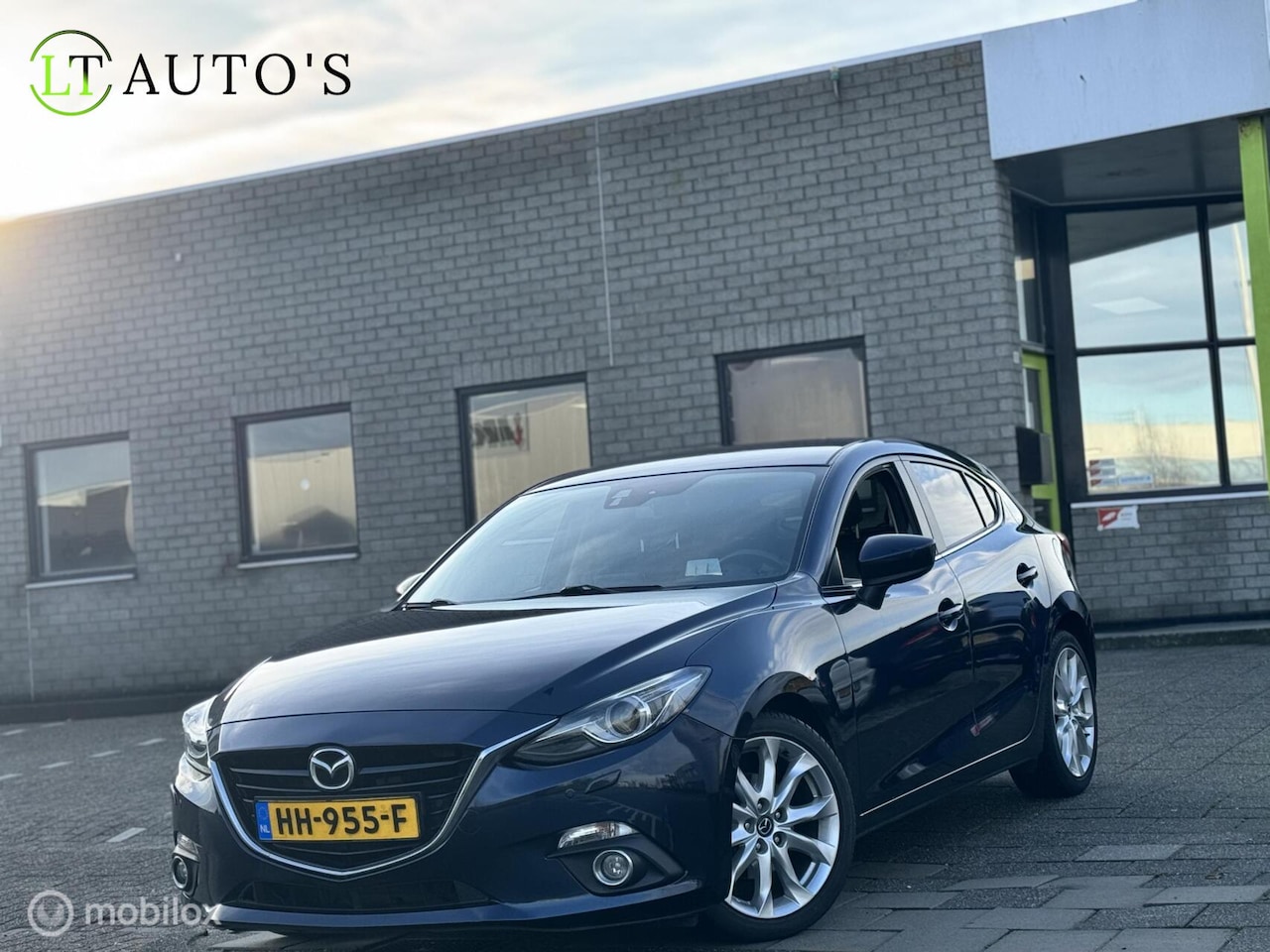 Mazda 3 - 2.0 GT-M|Head-up Carplay Xenon Leer LED Keyless NAP - AutoWereld.nl