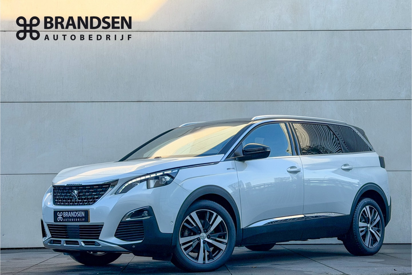 Peugeot 5008 - 1.6 e-THP GT-Line 7 P-Pano-ACC-Leer-Massage-Nvi-DAB - AutoWereld.nl