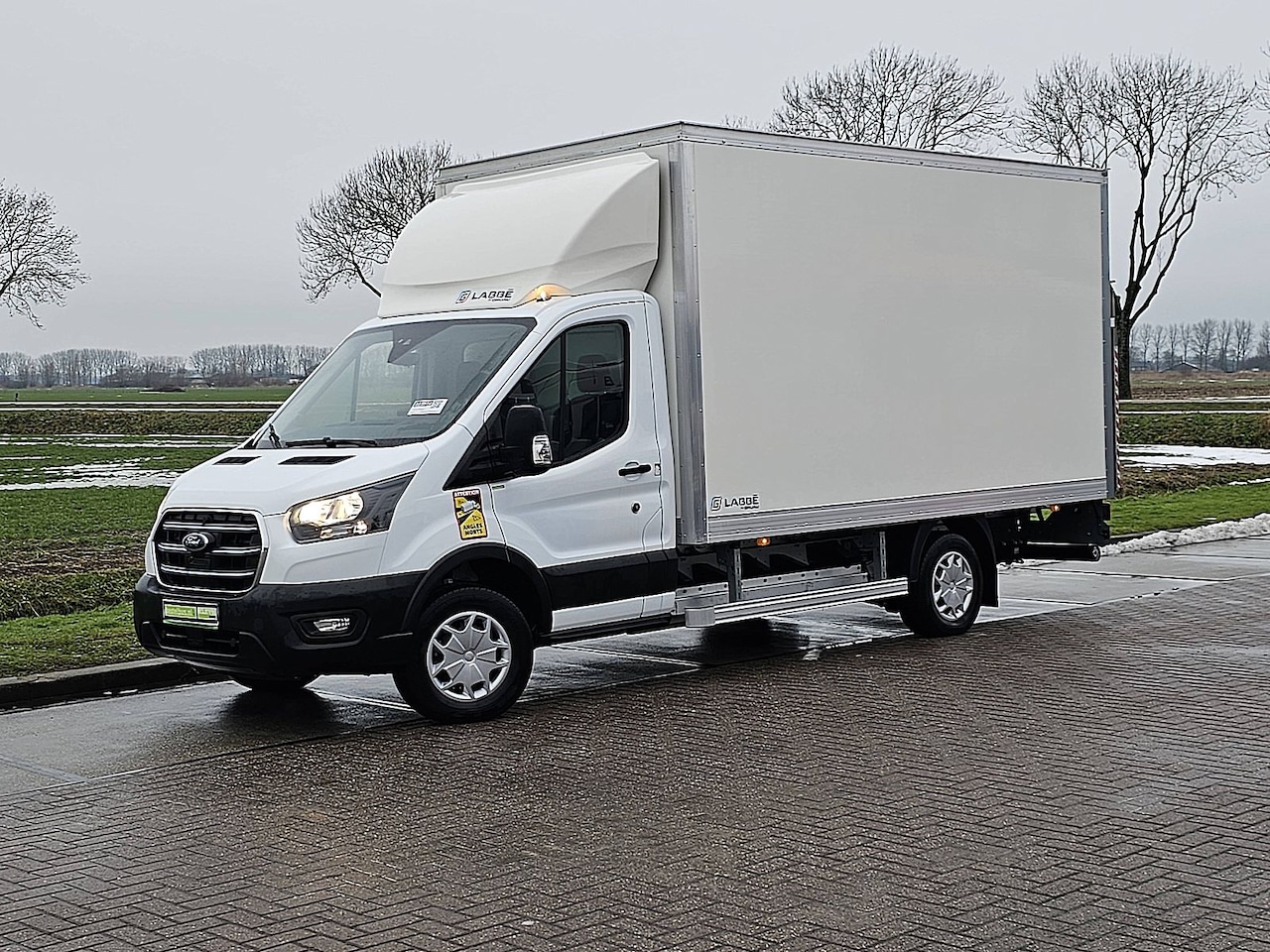 Ford E-Transit - 390 L3 Trend 89 kWh electrisch, gesloten laadbak, laadklep, zijdeur, airco, automaat, navi - AutoWereld.nl
