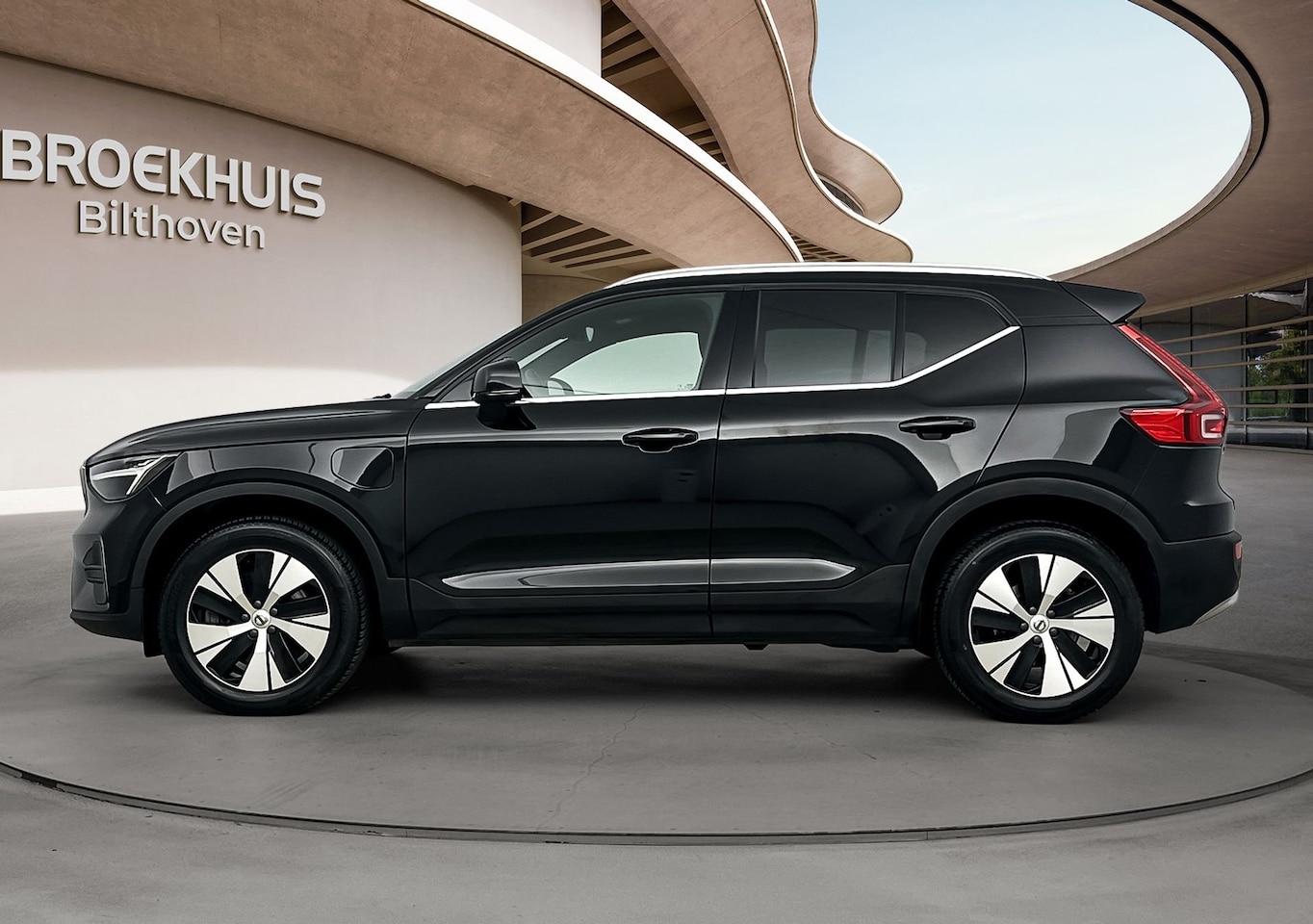 Volvo XC40 - T4 Recharge Core Bright | PDC + Camera | Cruiscontrol | Elektrische Achterklep | Keyless S - AutoWereld.nl