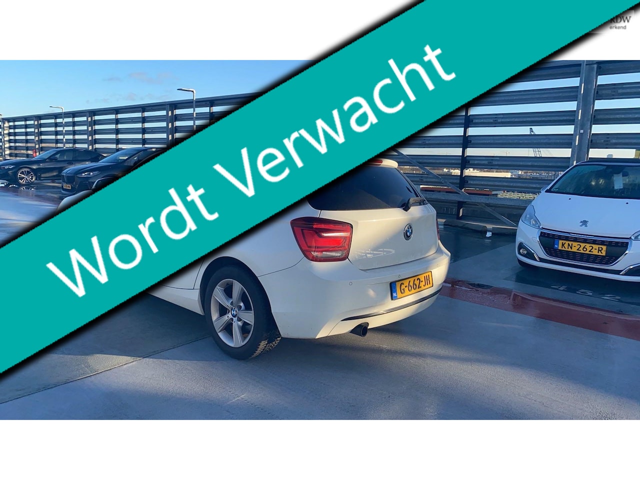 BMW 1-serie - 118i Business+ 5-deurs 170pk Automaat Clima Navi PDC Xenon - AutoWereld.nl
