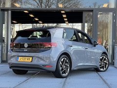 Volkswagen ID.3 - First 58 kWh | 93% SOH | Trekhaak | Carplay/Android | Navigatie Full Map |