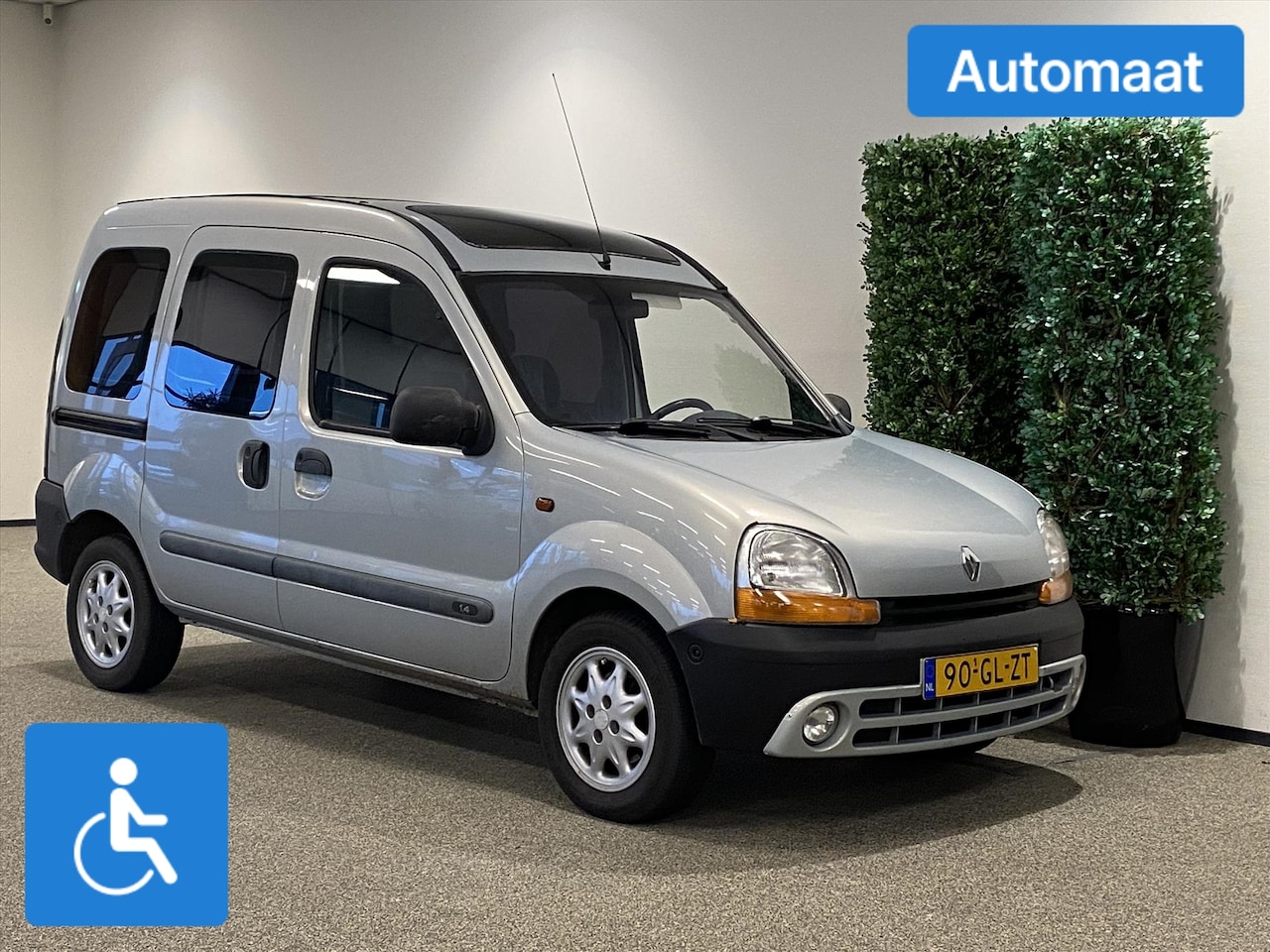 Renault Kangoo - Rolstoelauto Automaat (airco) - AutoWereld.nl