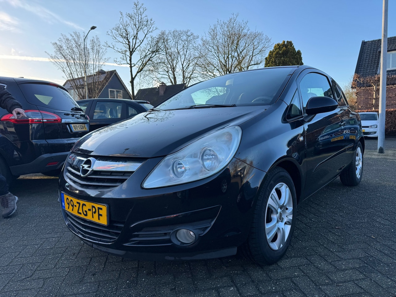 Opel Corsa - 1.2-16V Enjoy Apk 20/2/27 Airco,Cruise,Stuur/Stoel verwarming,Nap - AutoWereld.nl