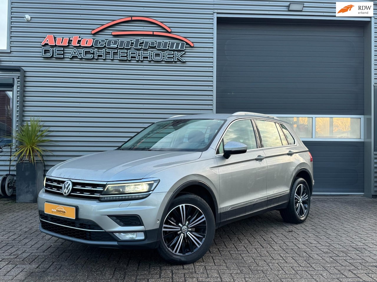 Volkswagen Tiguan - 1.4 TSI 4Motion Highline | Trekhaak | LED | Navi - AutoWereld.nl