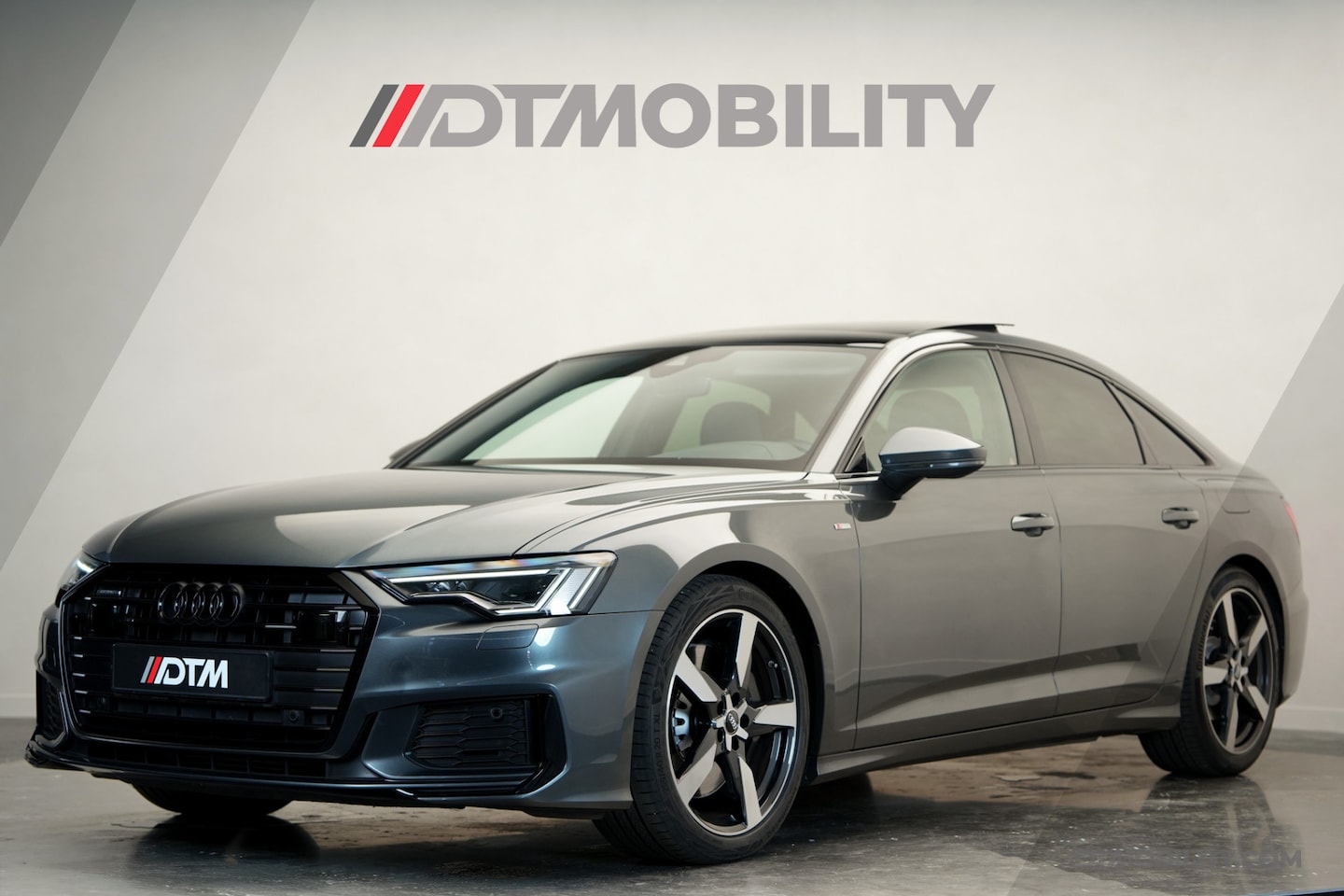 Audi A6 Limousine - 50TFSIe Quattro S-Edition | Panoramadak  | Stoelverwarming | Apple Carplay - AutoWereld.nl