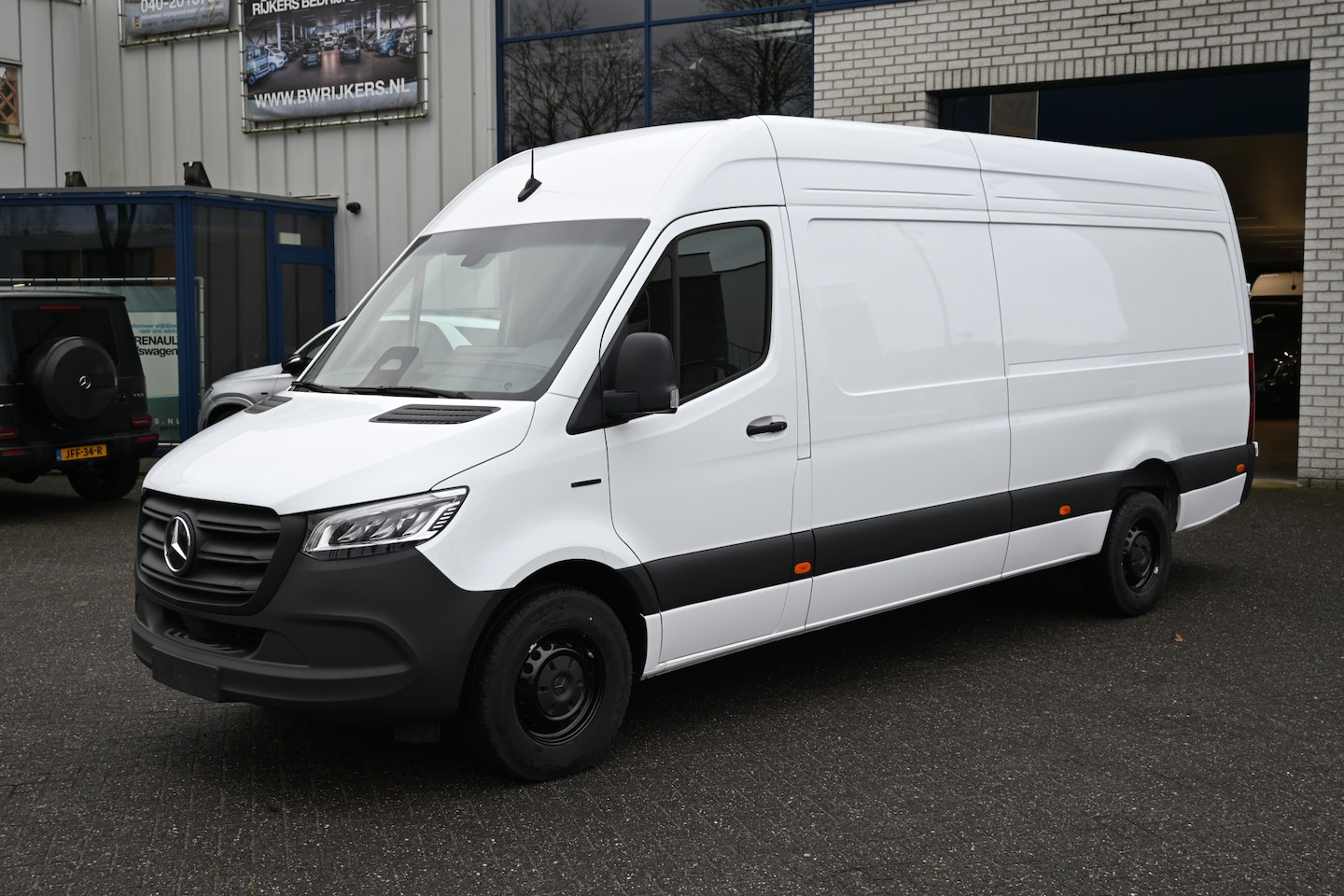 Mercedes-Benz eSprinter - 320 L3 Pro 81kWh LED, DC-opladen 115kW, Smartphone integratiepakket, Opstap - AutoWereld.nl