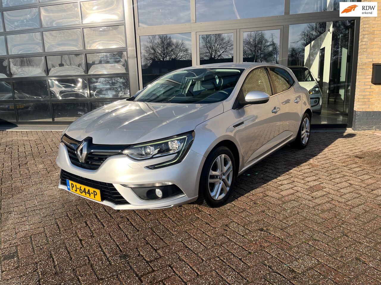 Renault Mégane - 1.5 dCi Zen 1.5 dCi Zen , Navi , stoelverw, Zuinig - AutoWereld.nl