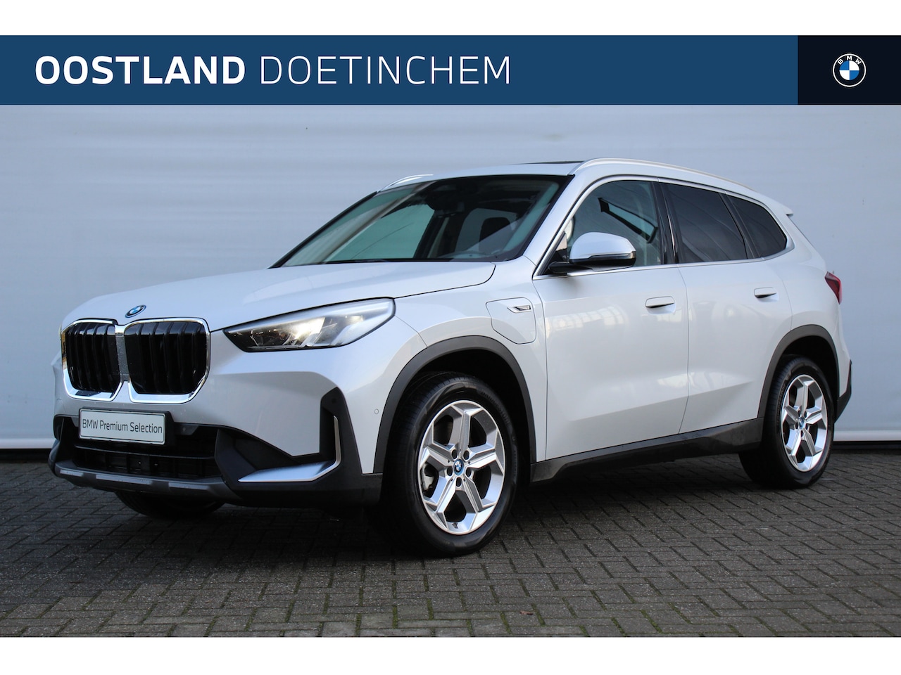 BMW X1 - xDrive30e Automaat / Panoramadak / Achteruitrijcamera / Stuurverwarming / Head-Up / Widesc - AutoWereld.nl