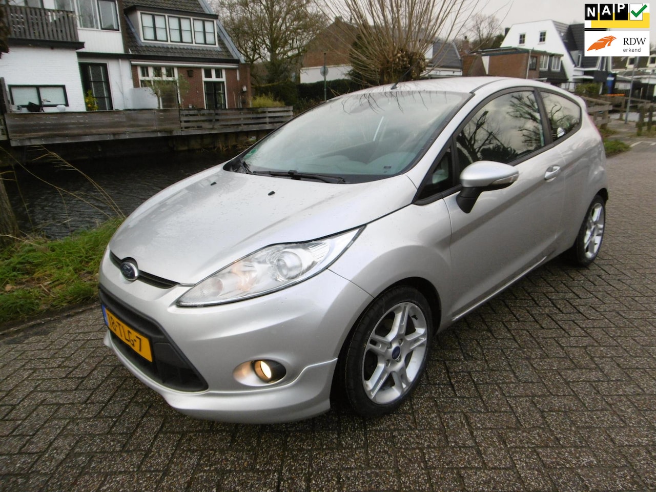 Ford Fiesta - 1.6 Sport 120pk Clima Cruise PDC Historie Geen import - AutoWereld.nl