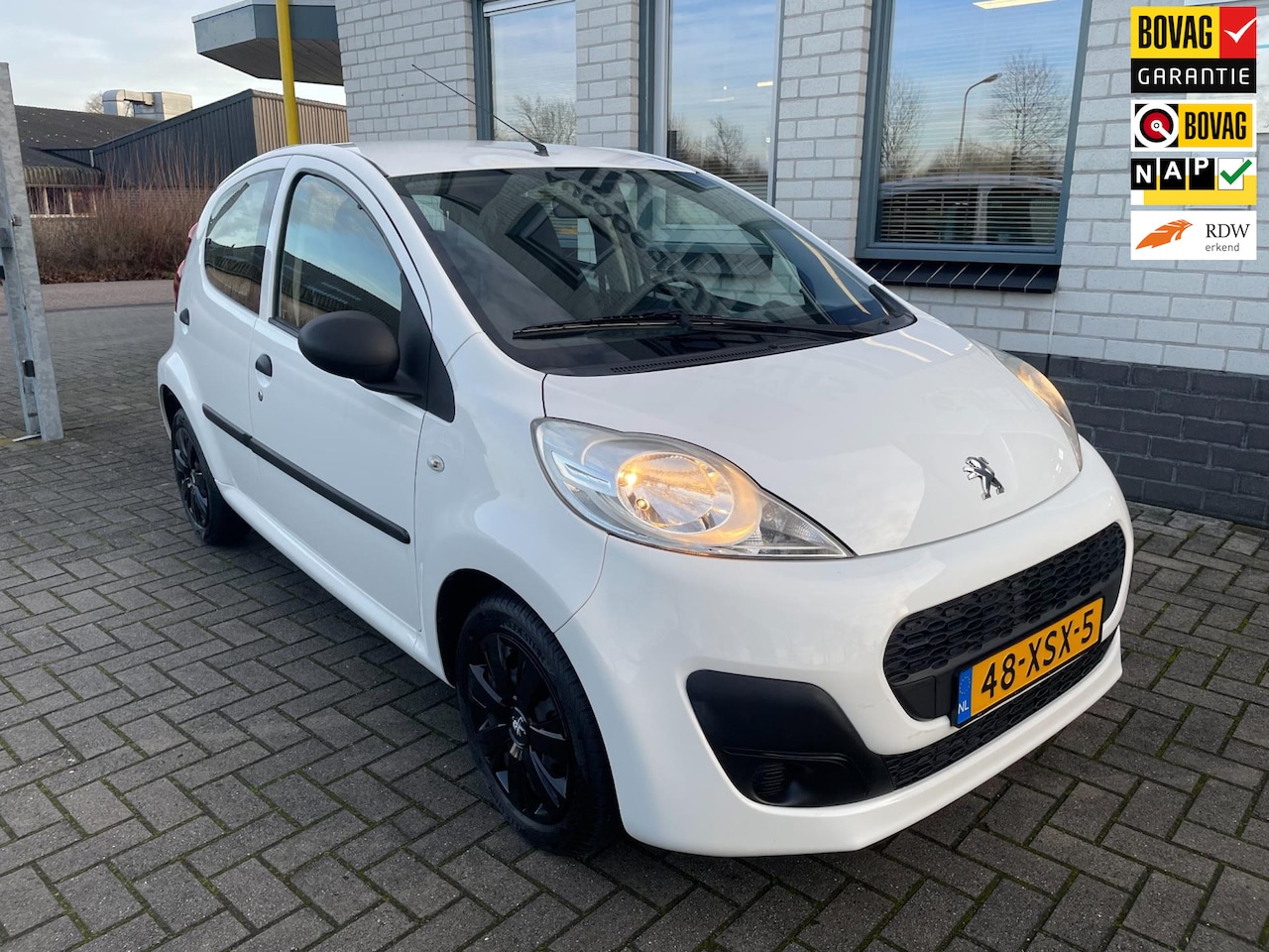 Peugeot 107 - 1.0 Blue Lease / Airco / Elektrische ramen / Centrale vergrendeling op afstand - AutoWereld.nl