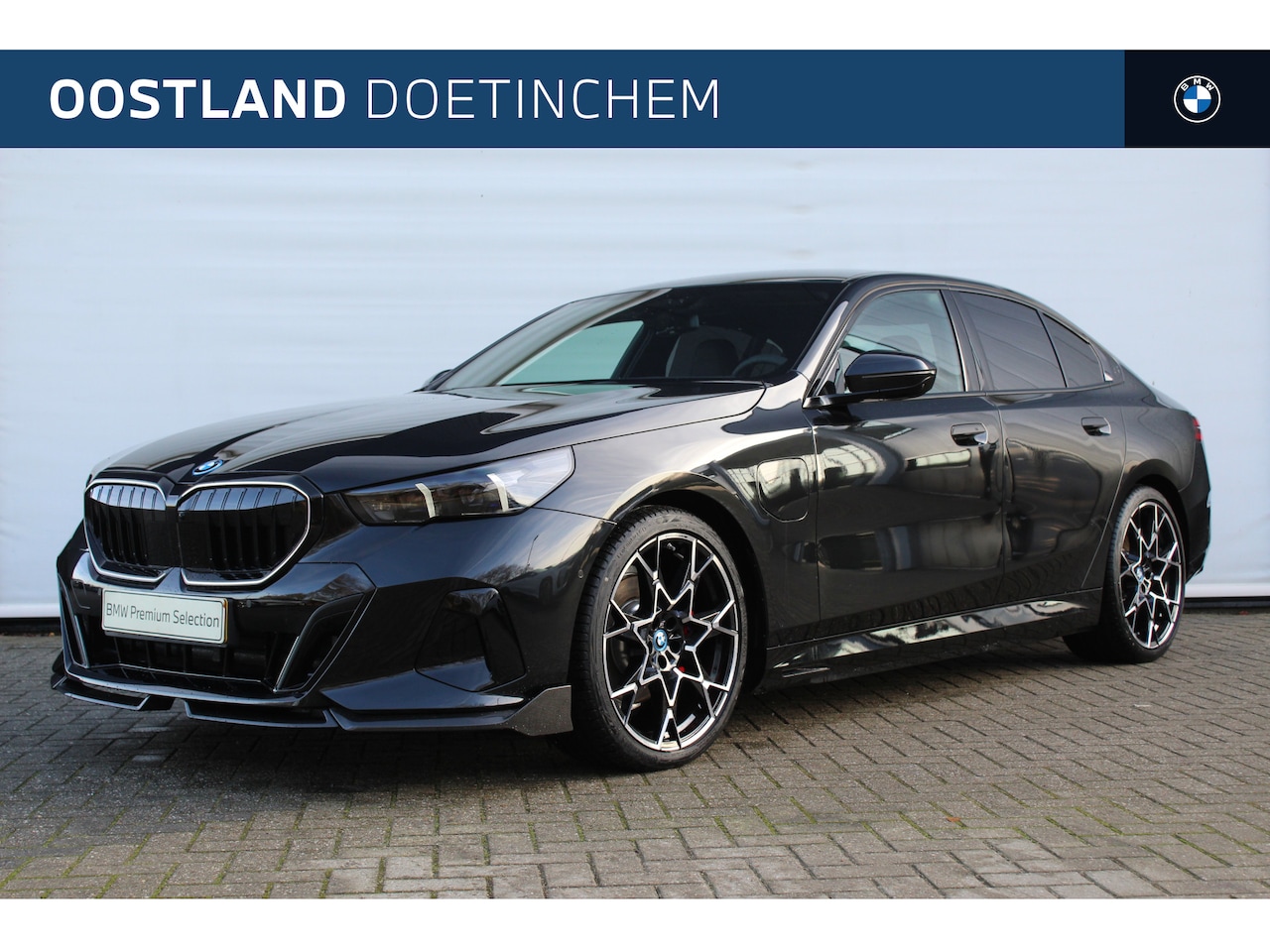 BMW 5-serie - 530e M Sport Automaat / Panoramadak / M Multifunctionele Stoelen / M-performance wielset 2 - AutoWereld.nl
