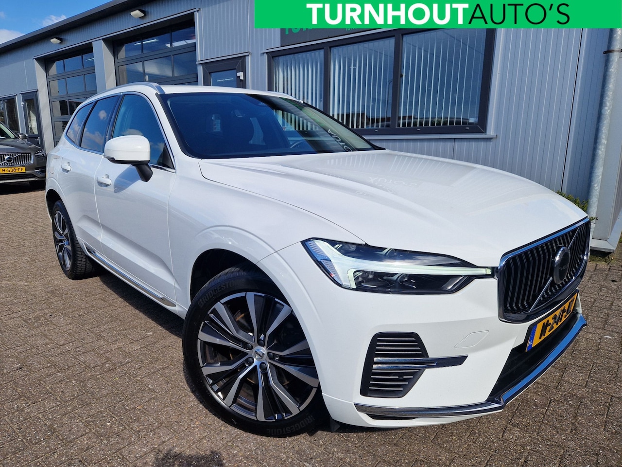 Volvo XC60 - 2.0 T6 Plug-in hybrid AWD Inscription Panoramadak | Harman Kardon - AutoWereld.nl