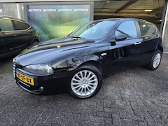 Alfa Romeo 147 - 2.0 T.Spark Business | 12MND GARANTIE | AIRCO | ELEC RAMEN | CRUISE | LMV|