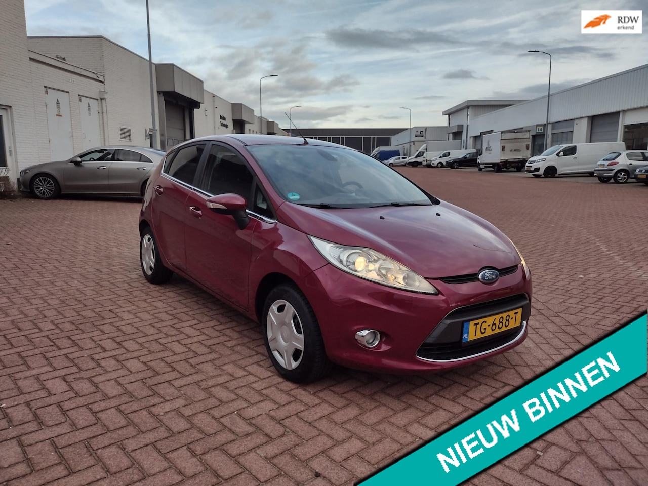 Ford Fiesta - 1.25 Ghia MOOIE AUTO BEL 0619590613 AIRCO 5 DRS - AutoWereld.nl