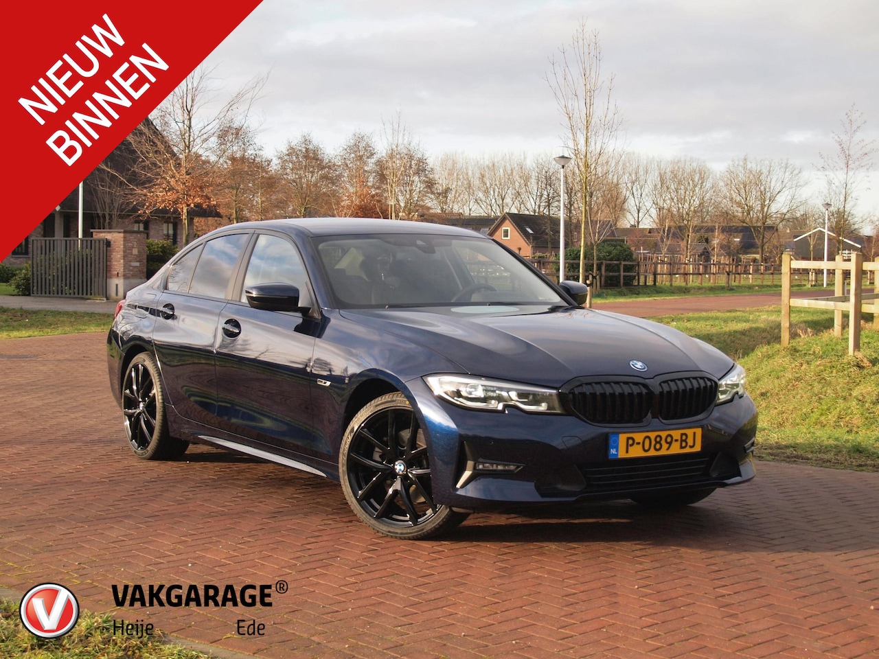 BMW 3-serie - 320e Business Edition Plus | Plug-in Hybride | 19 Inch zwarte velgen | Sportstoelen | Leer - AutoWereld.nl