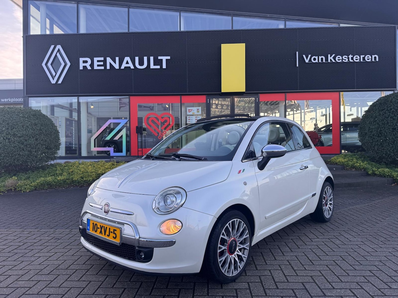 Fiat 500 C - 0.9 85pk Turbo Twinair Lounge / Cabrio / 1e Eigenaar / Parkeer sensoren / Vol Leder - AutoWereld.nl