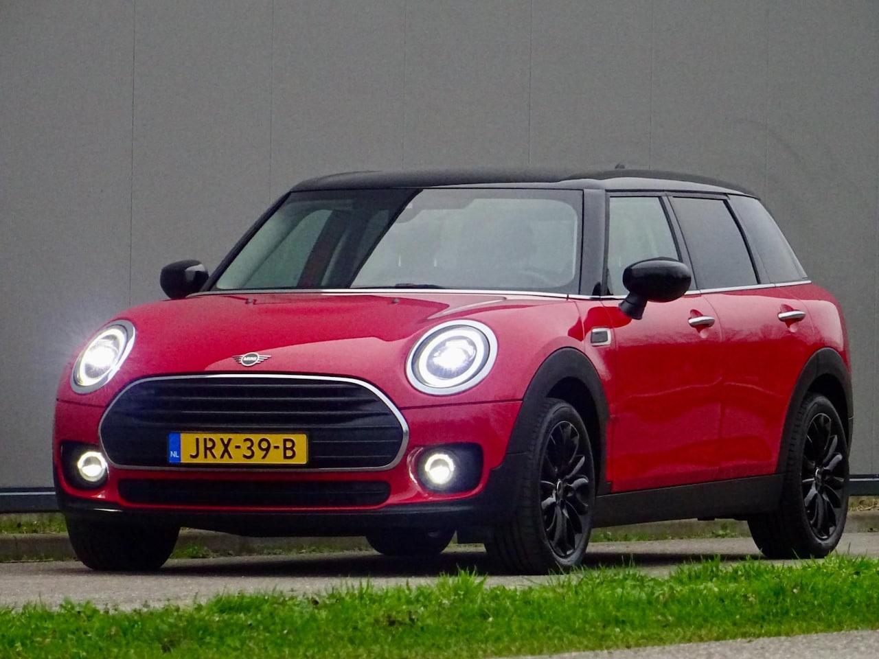 MINI Clubman - Mini 1.5 Cooper Sport Edition /// NAVI PDC CLIMA - AutoWereld.nl