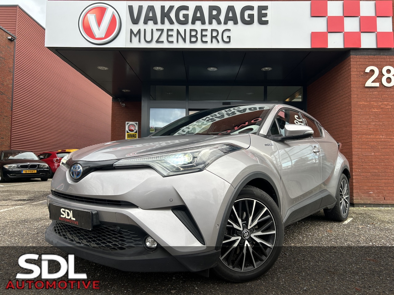 Toyota C-HR - 1.8 Hybrid Executive // FULL LED // NAVI // CAMERA // ADAPTIVE CRUISE // KEYLESS // TREKHA - AutoWereld.nl