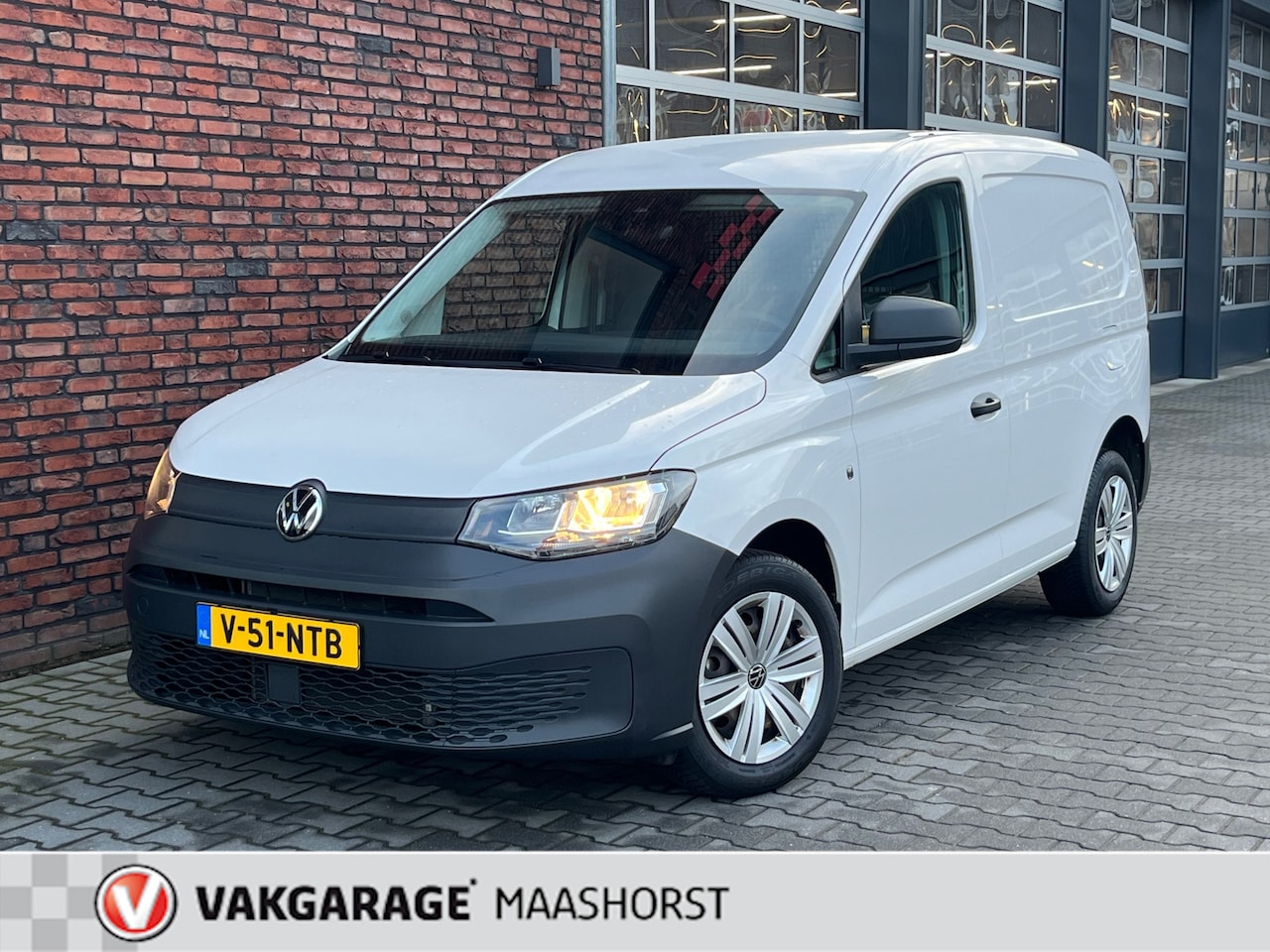Volkswagen Caddy Cargo - 2.0 TDI AchteruitrijCam./PDC/Airco/Trekhaak/AppConnect - AutoWereld.nl