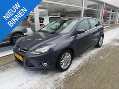 Ford Focus - 1.0 EcoBoost Lease Titanium | 2e eigenaar | Airco | Trekhaak | Automatisch parkeersysteem