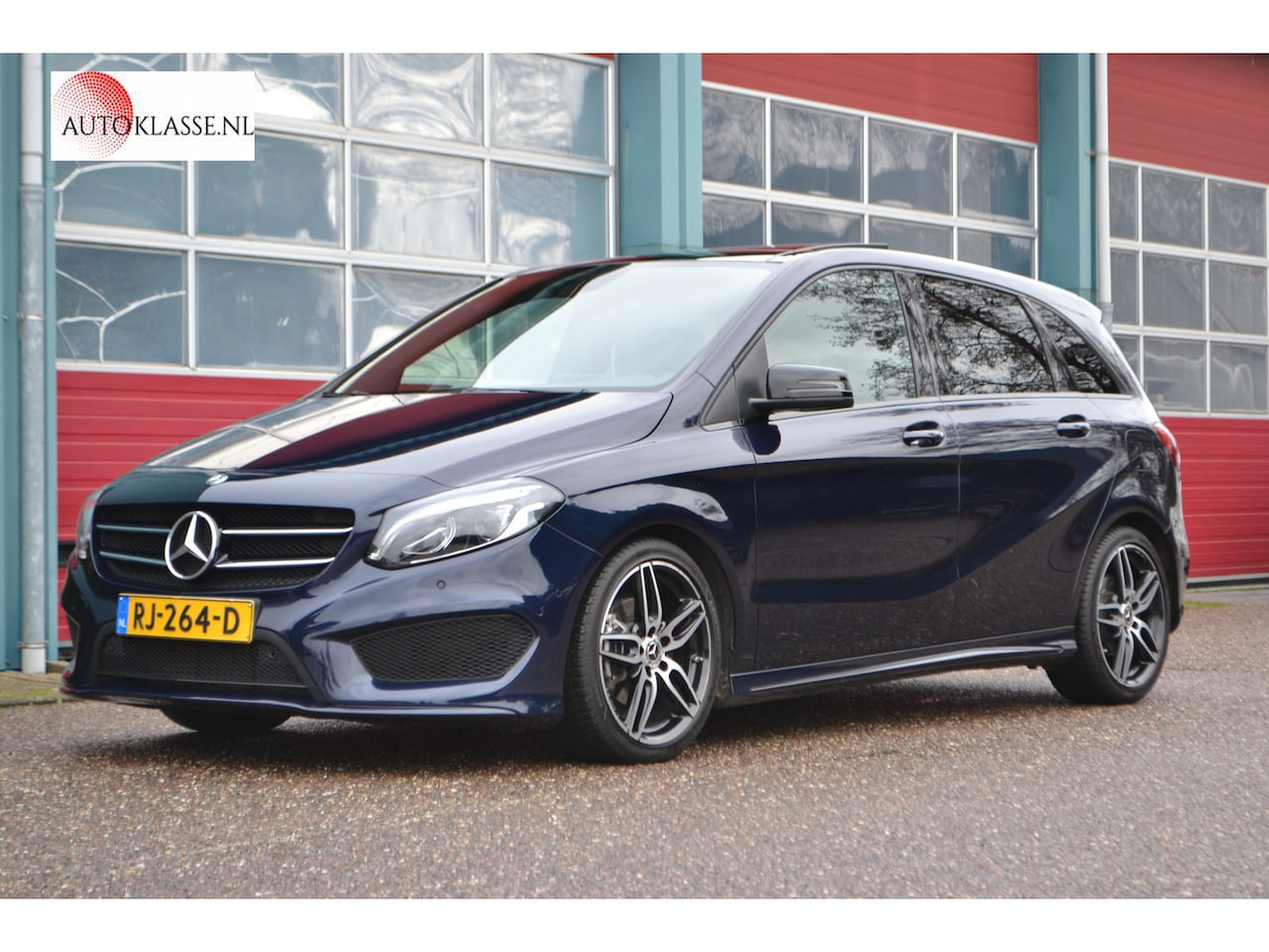 Mercedes-Benz B-klasse - 180 AMG styling AUTOMAAT - AutoWereld.nl