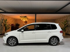 Volkswagen Touran - 1.4 TSI Highline 7p Garantie Standkachel StoelVW Camera Carplay Adoptieve Cruise Navi Clim