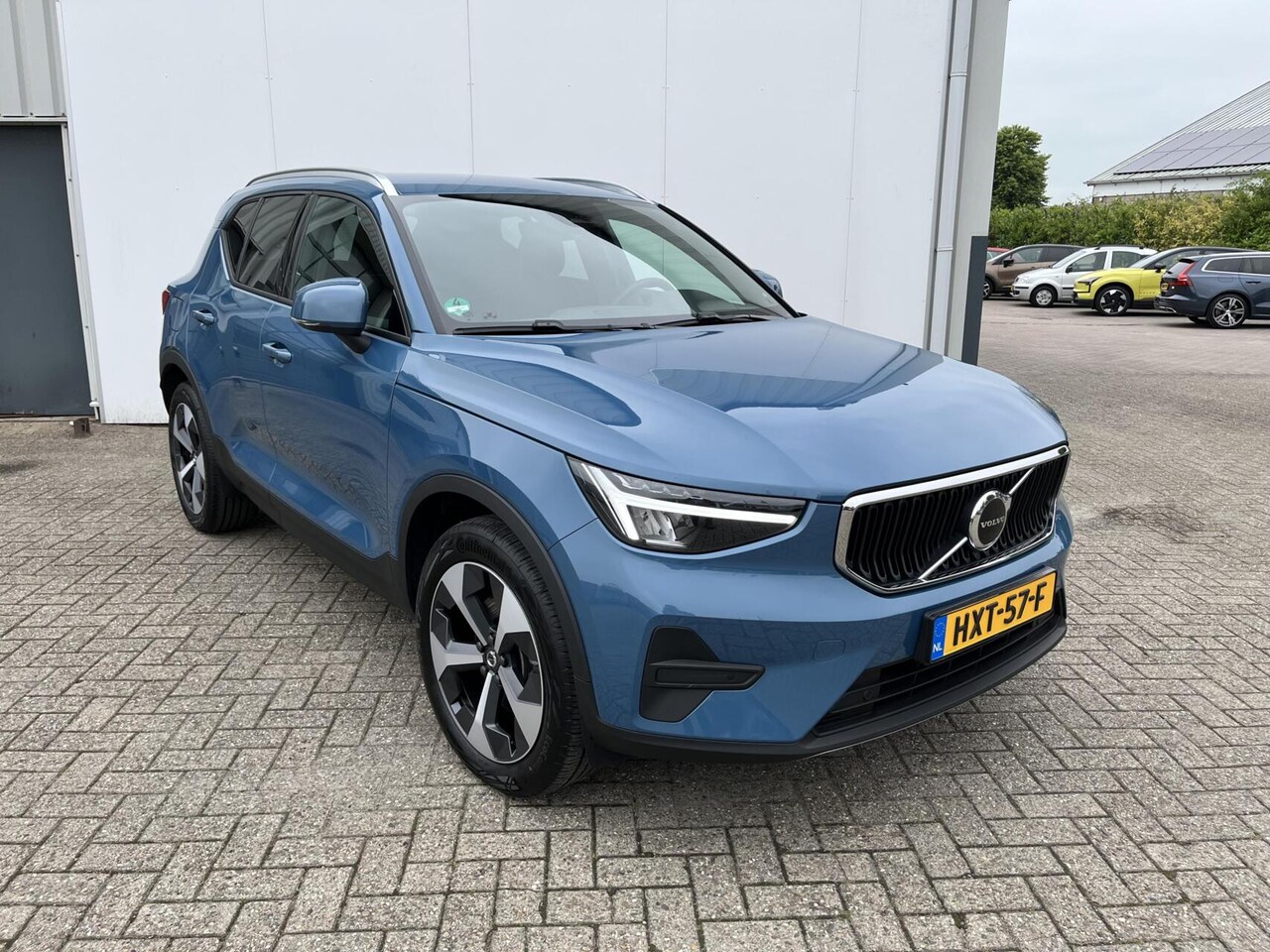 Volvo XC40 - B3 | 19" | Elek.verst.voorstoelen | Privacy Glas | Camera|Pas V/A - AutoWereld.nl