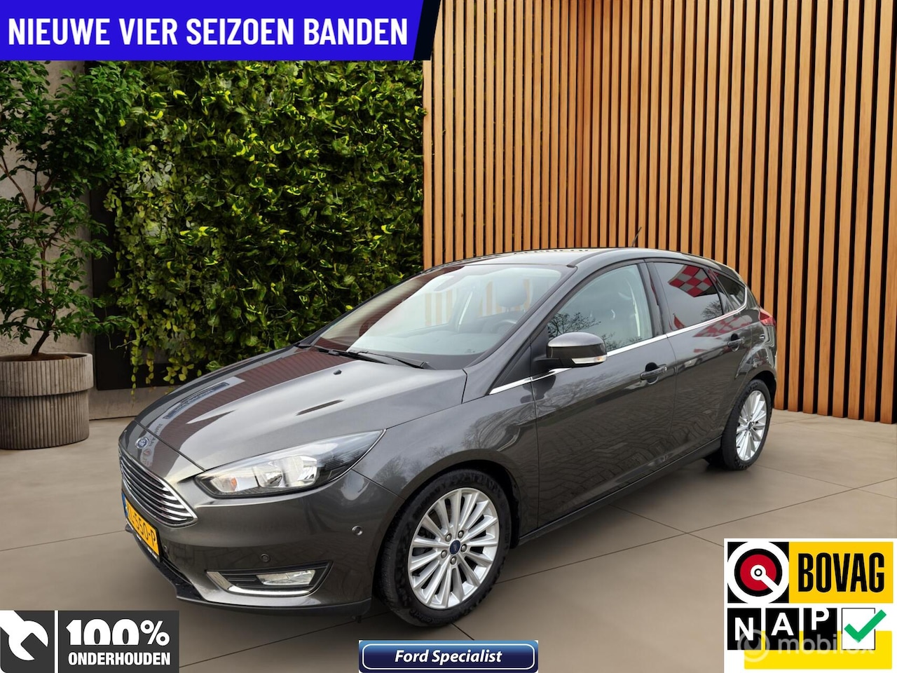 Ford Focus - 1.0 Titanium|5Drs|Navi|Boekjes|Nap - AutoWereld.nl