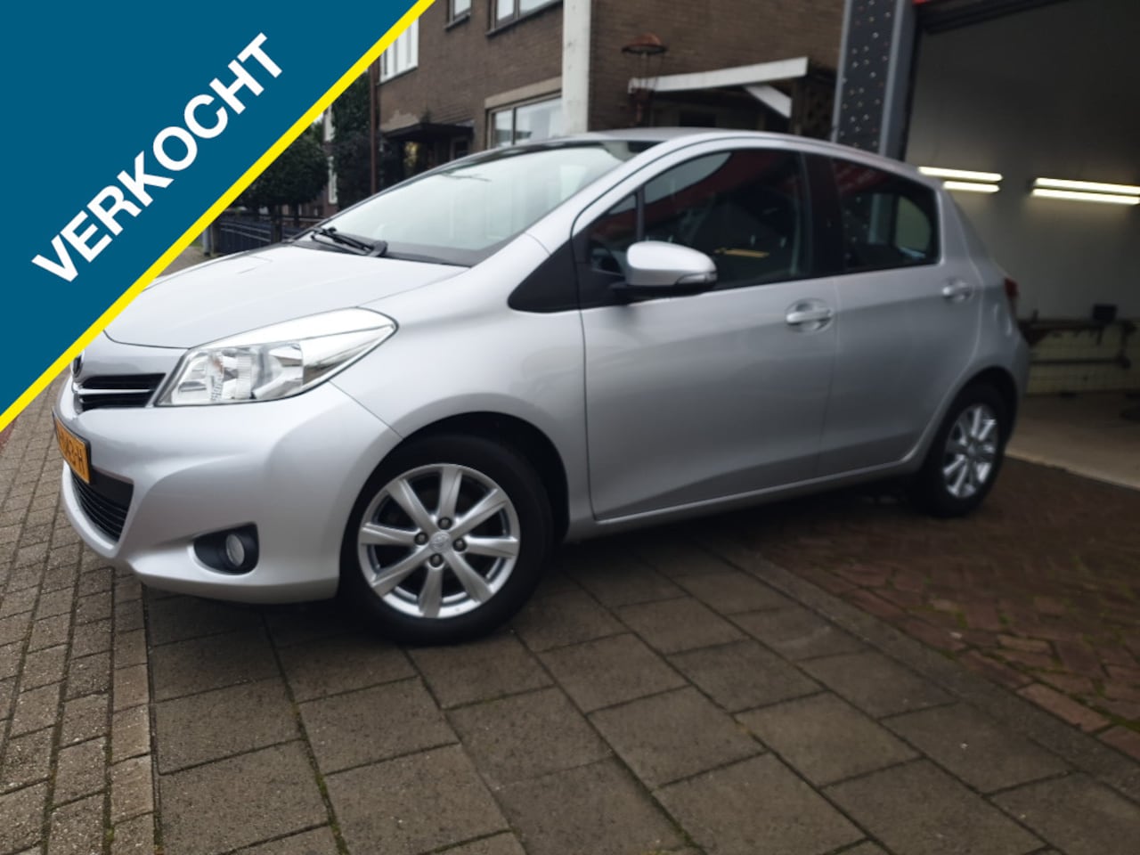 Toyota Yaris - 1.0 VVT-i Aspiration 1.0 VVT-i Aspiration - AutoWereld.nl