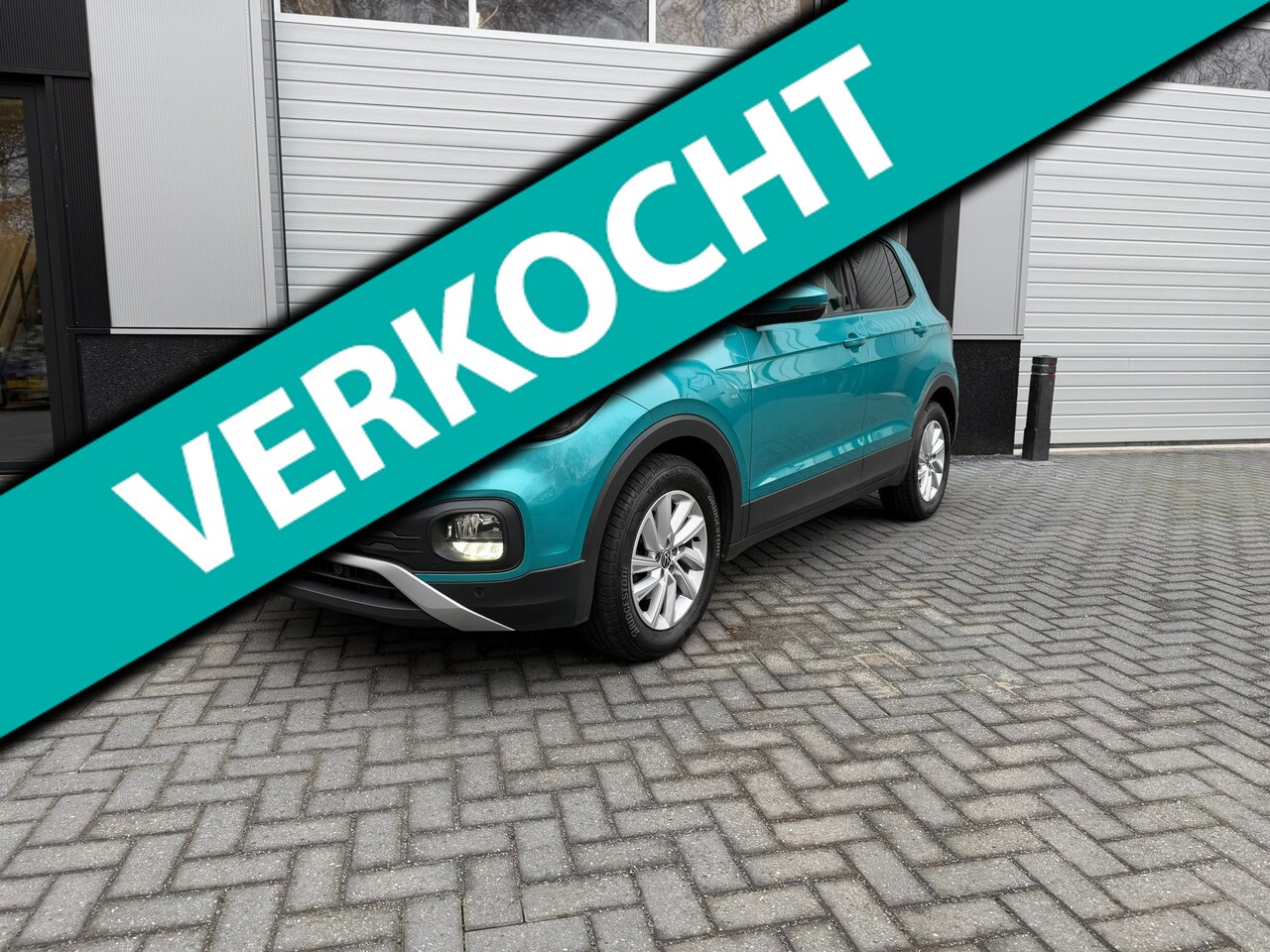 Volkswagen T-Cross - 1.0 TSI Life / Apple Carplay / Adaptive Cruise / Climate Control - AutoWereld.nl