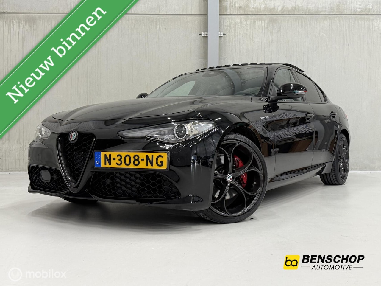 Alfa Romeo Giulia - 2.0 T AWD Veloce Panodak 20 inch Carplay Navi Camera Squadra tuning - AutoWereld.nl