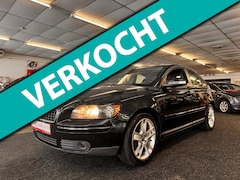 Volvo S40 - 2.0 Edition I Sport. Netjes onderhouden, carplay, cruise/climate control, trekhaak en meer