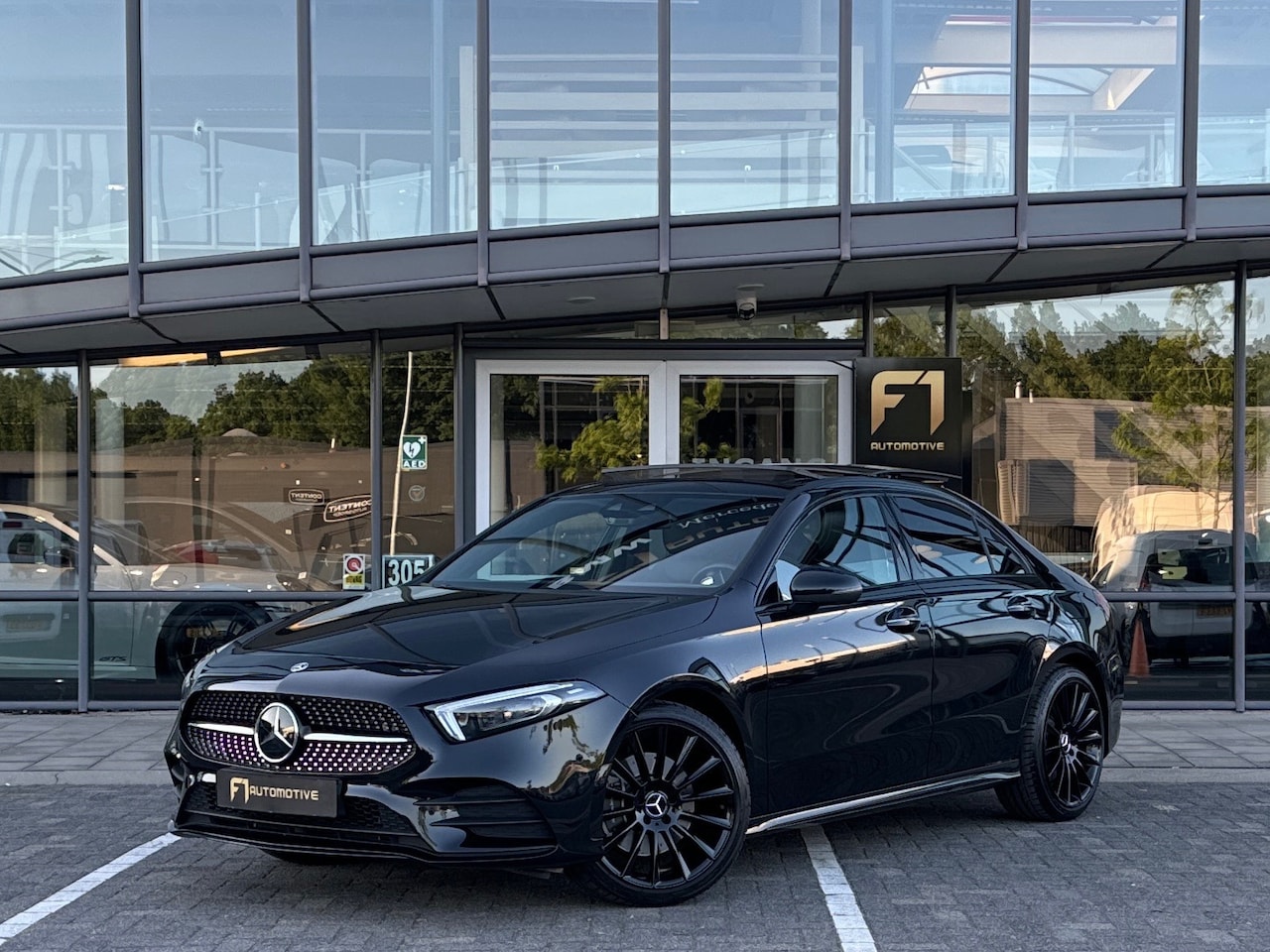 Mercedes-Benz A-klasse - 250 e AMG Pano|Sfeer|ACC|360c|HuD|BTW - AutoWereld.nl