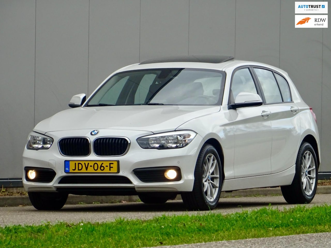 BMW 1-serie - 116i Sport /// Pearl / Pano-Dak / Dealer-Oh - AutoWereld.nl