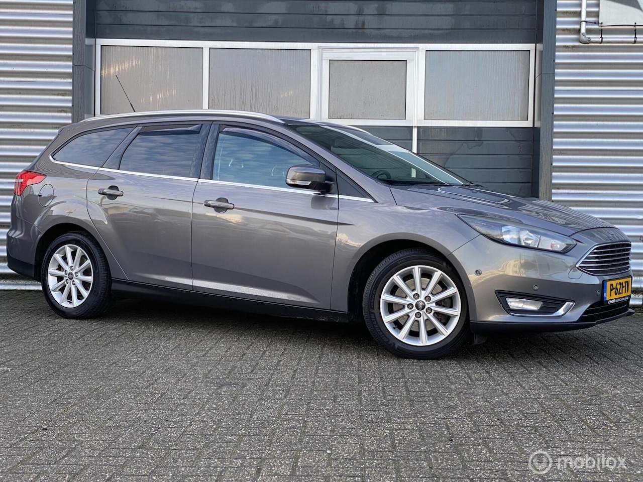 Ford Focus Wagon - 1.5 Titanium Edition 2015|Vol Optie|Luxe! - AutoWereld.nl
