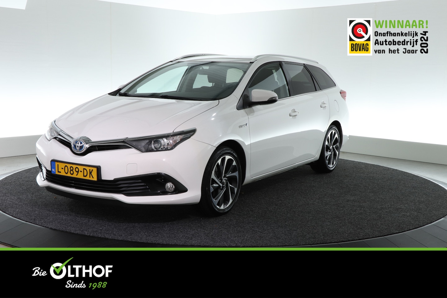 Toyota Auris Touring Sports - 1.8 Hybrid | TREKHAAK | STOELVERW. | CAMERA | - AutoWereld.nl