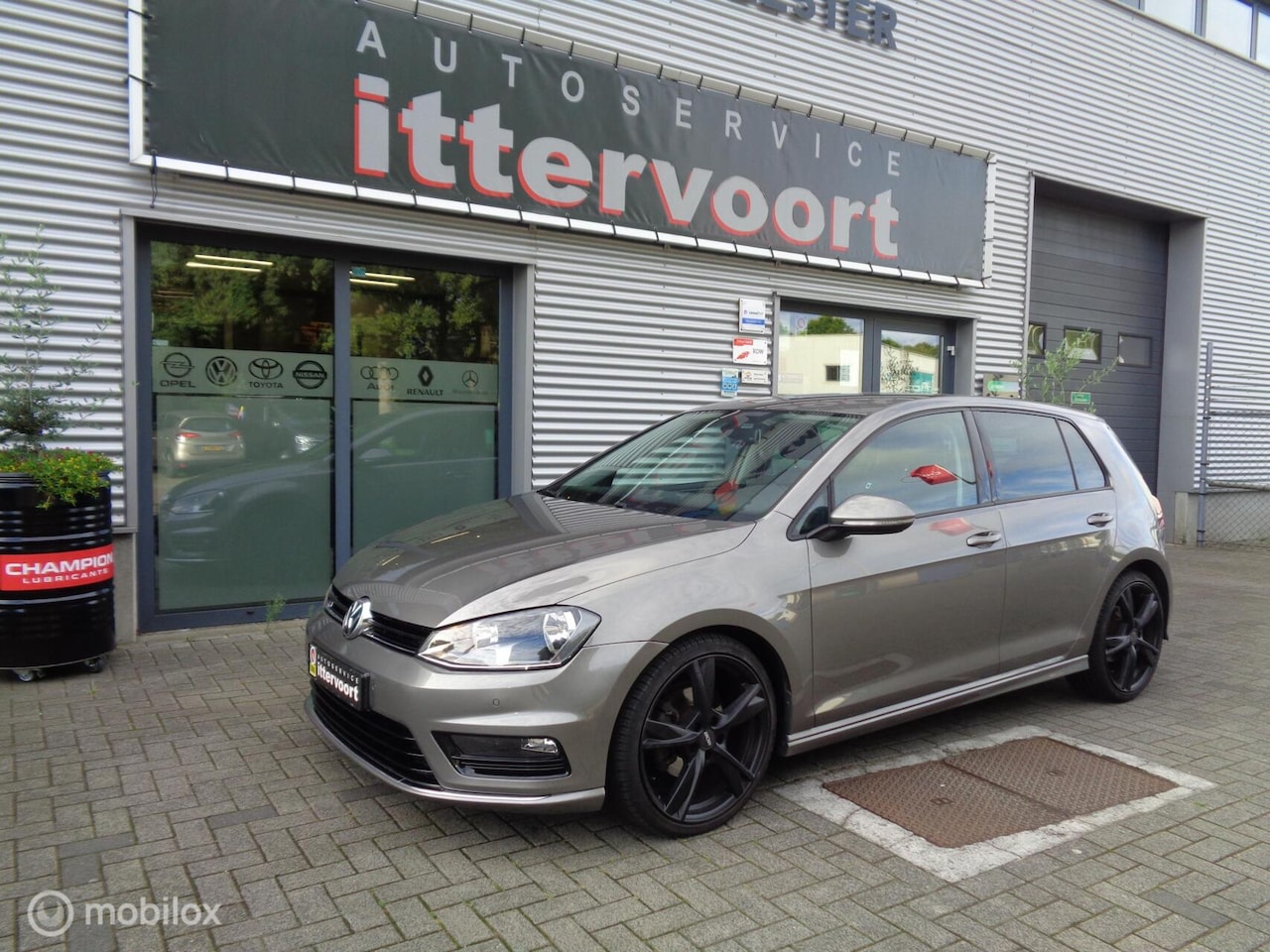Volkswagen Golf - 1.6 TDI Business Edition R Connected 1.6 TDI Business Edition R Connected - AutoWereld.nl