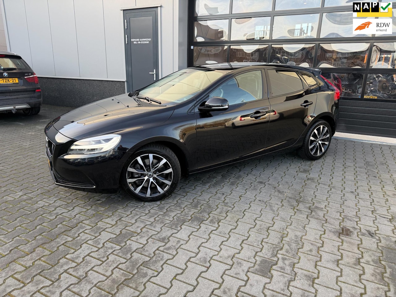 Volvo V40 - 1.5 T3 Dynamic Edition Automaat 1 ste eigenaar - AutoWereld.nl